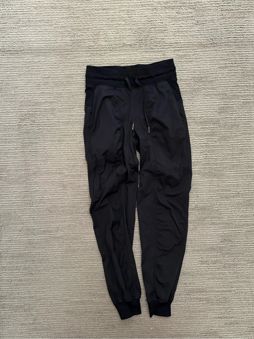 lululemon women’s size 2 Black Jogger Sweatpants